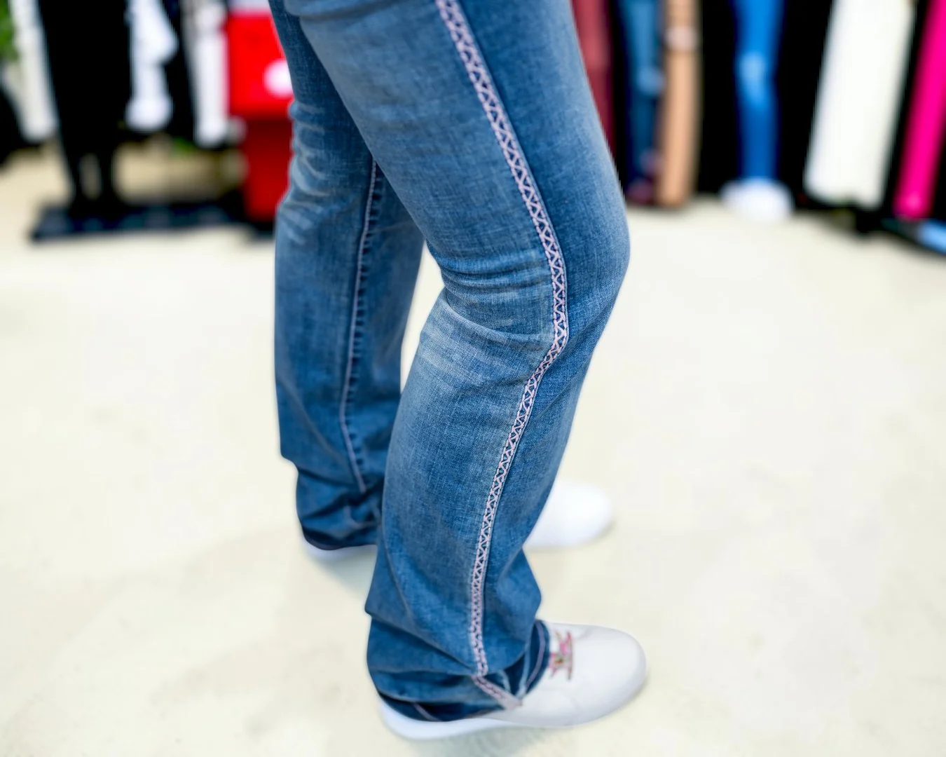 Hitchley & Harrow Women's Comfort Cut High-Rise Seattle Jean - Image 4